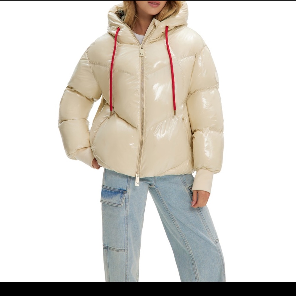 Noize Fiorella Short Puffer Jacket. Shiny Coat with Chevron Design. Size Small.
